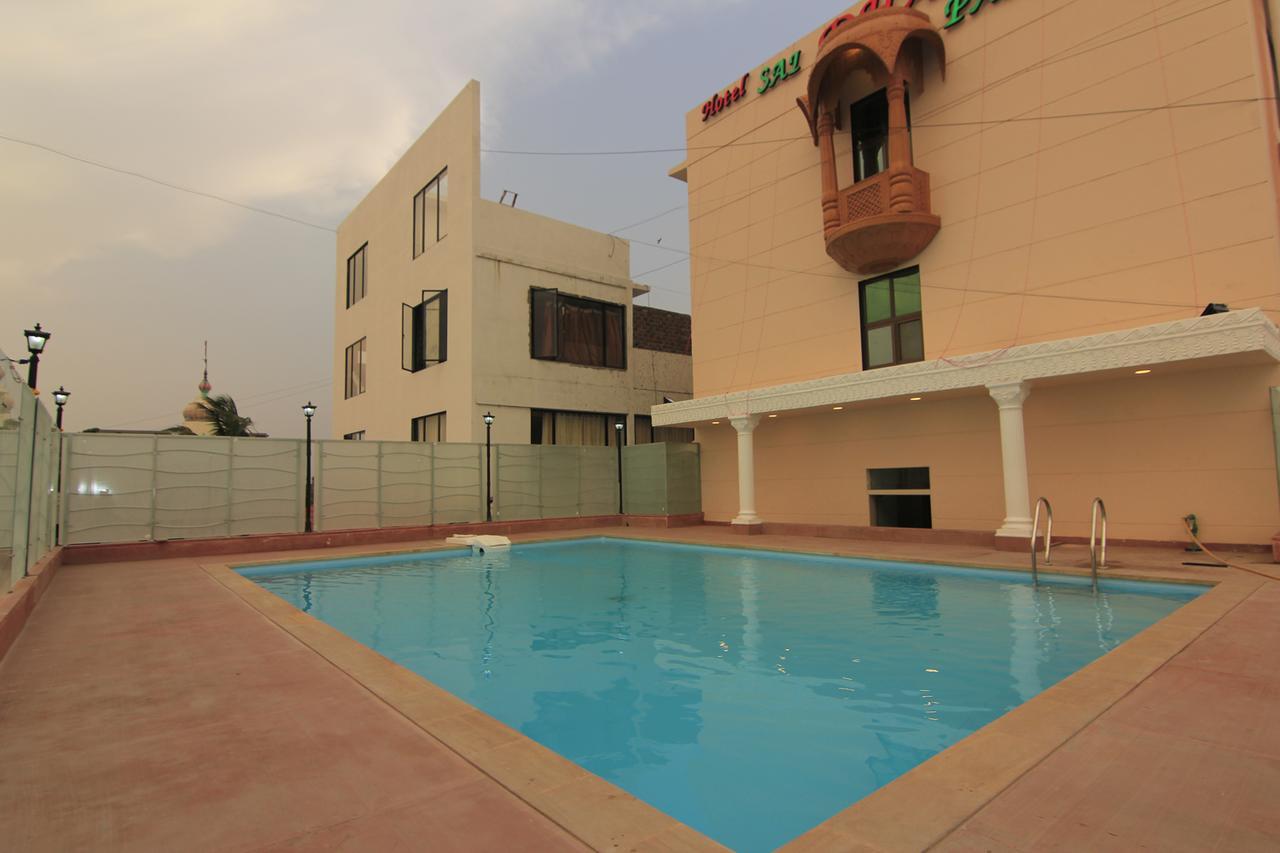 Hotel Sai Dharam Palace 쉬르디 외부 사진