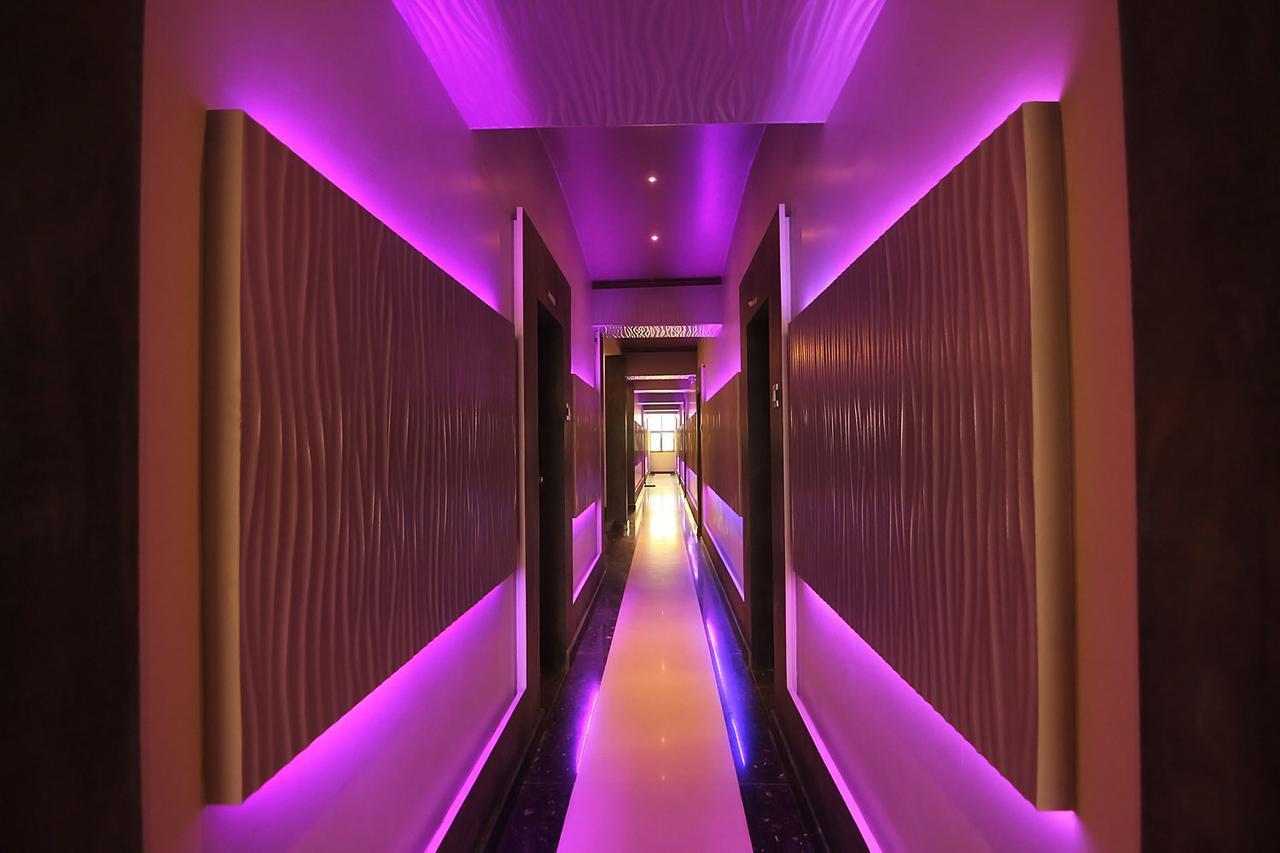 Hotel Sai Dharam Palace 쉬르디 외부 사진