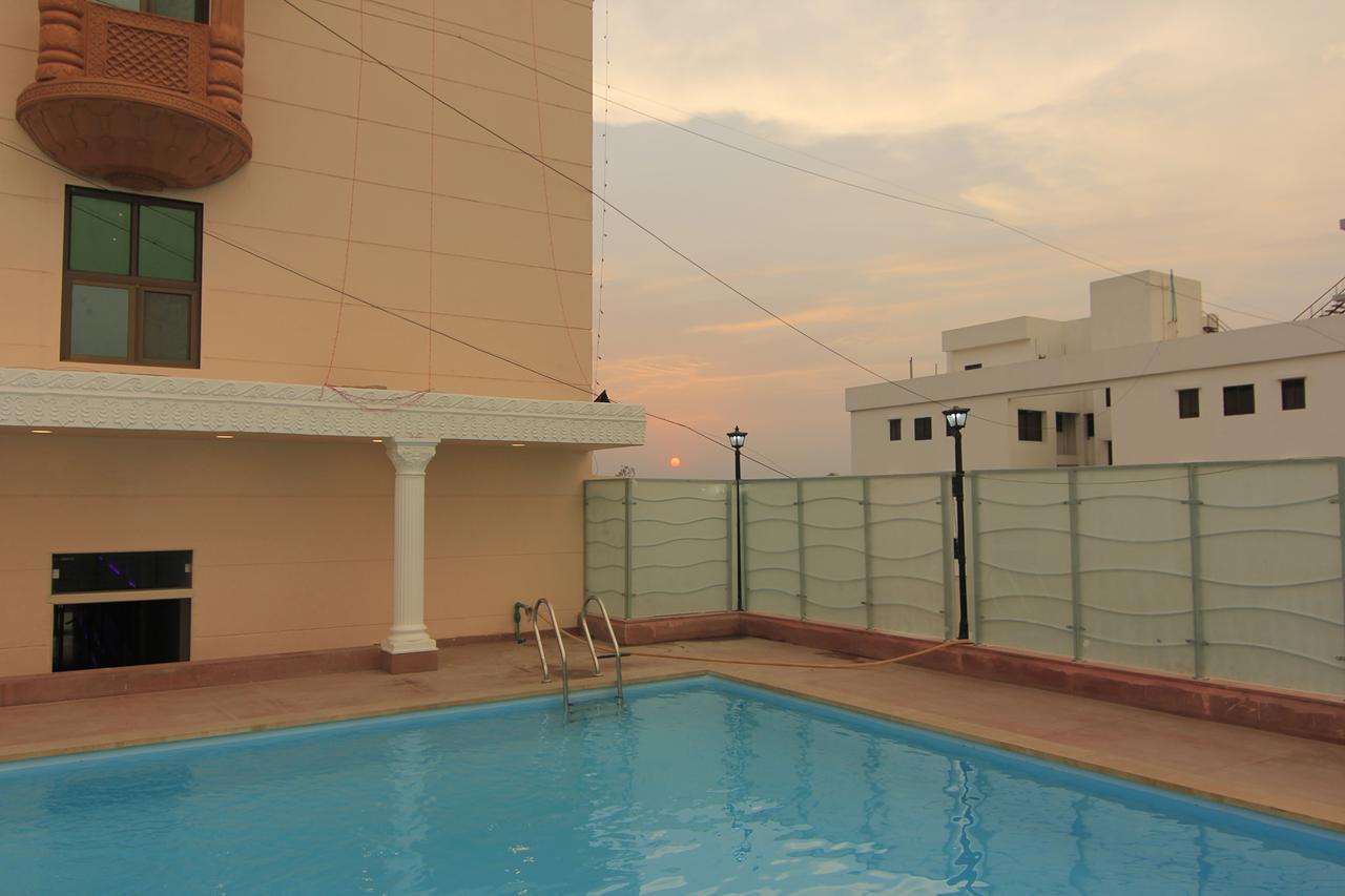 Hotel Sai Dharam Palace 쉬르디 외부 사진