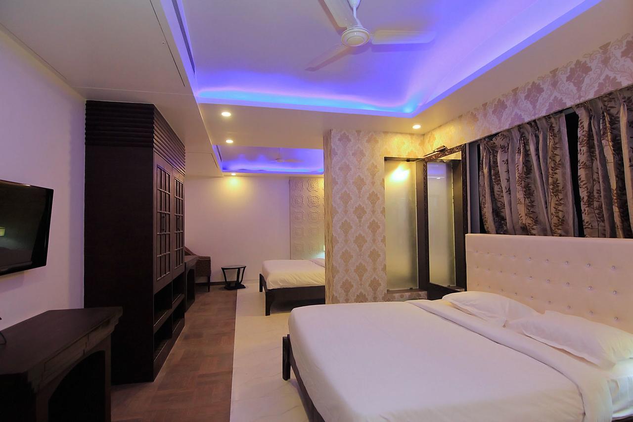 Hotel Sai Dharam Palace 쉬르디 외부 사진