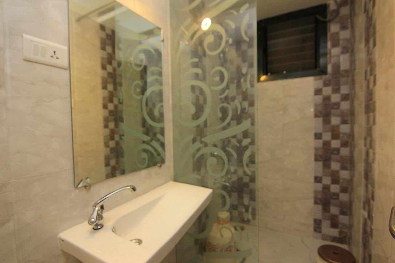 Hotel Sai Dharam Palace 쉬르디 외부 사진