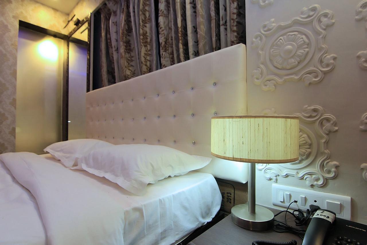 Hotel Sai Dharam Palace 쉬르디 외부 사진