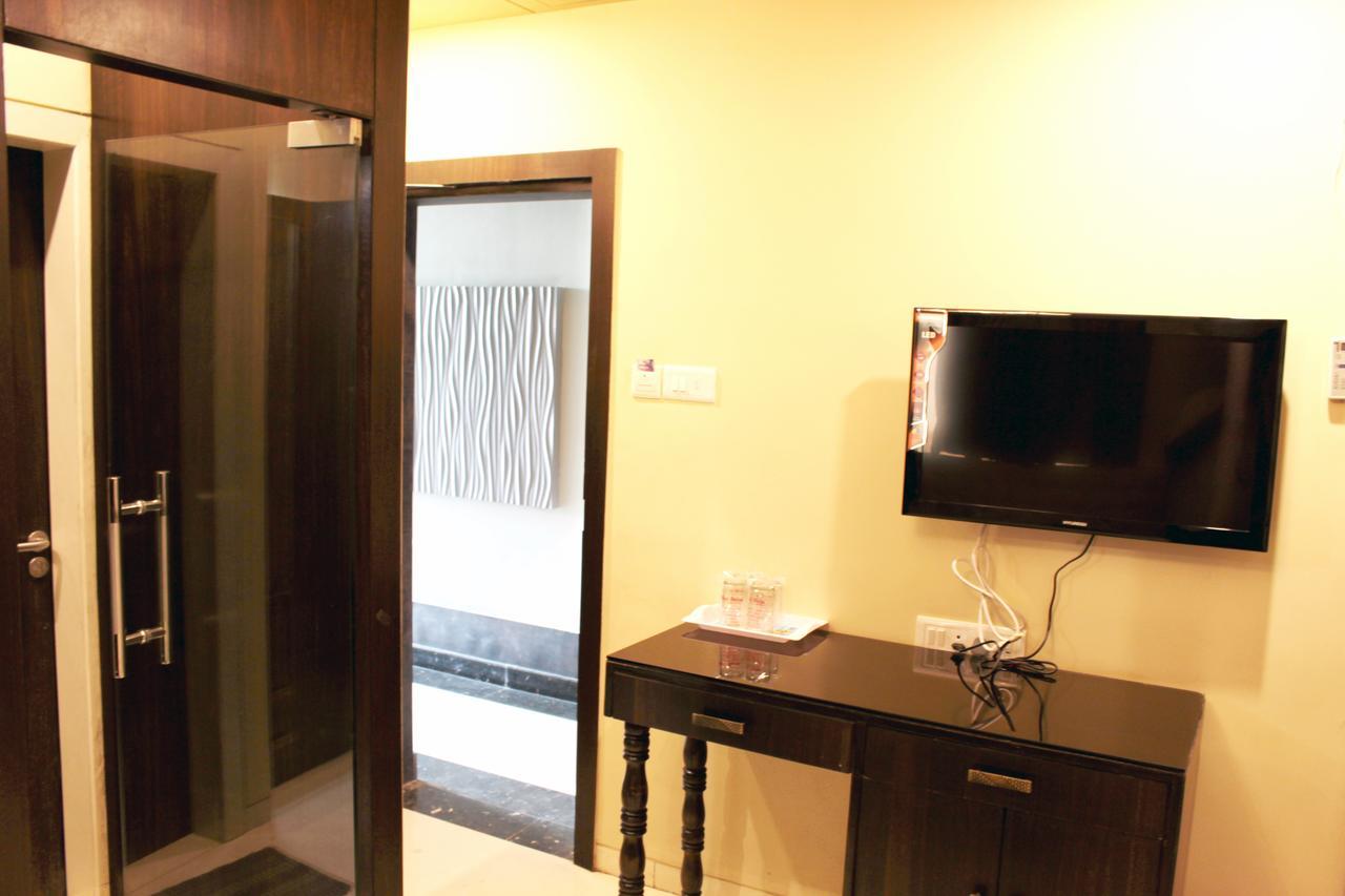 Hotel Sai Dharam Palace 쉬르디 외부 사진
