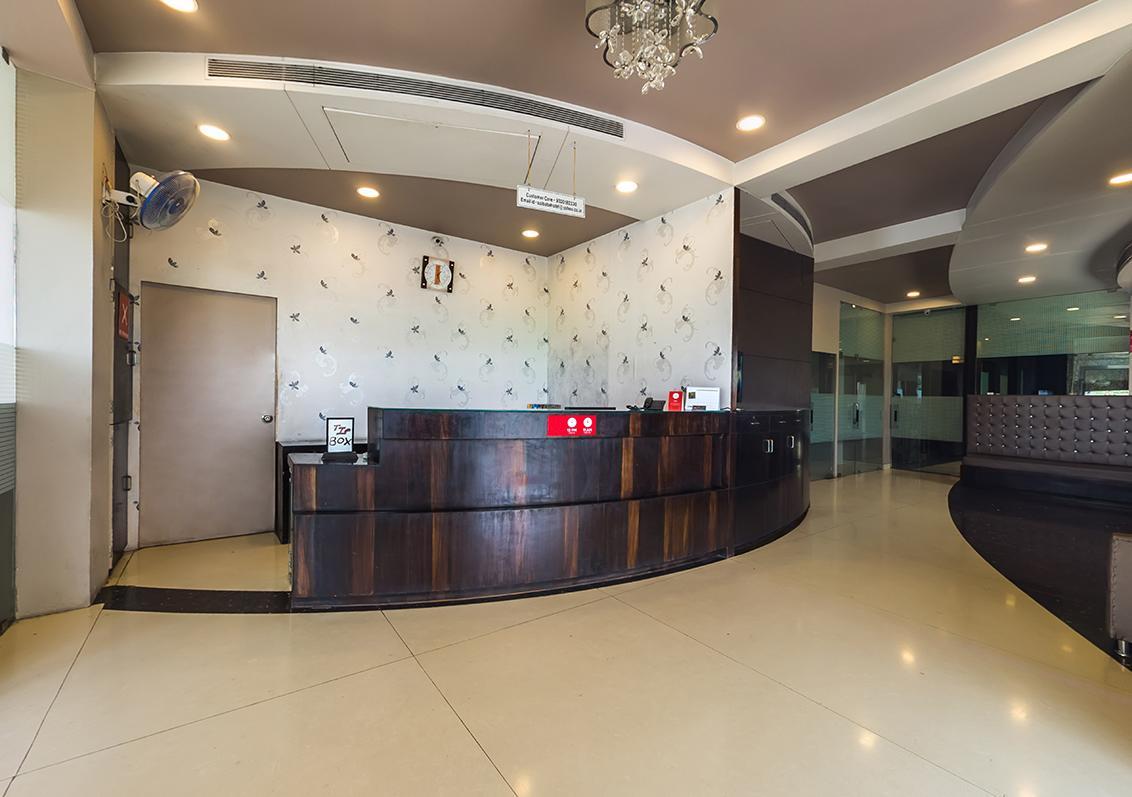 Hotel Sai Dharam Palace 쉬르디 외부 사진